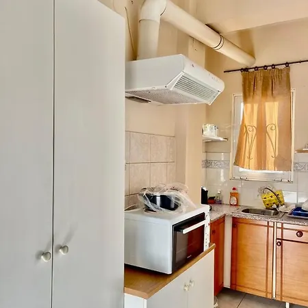 Apartment On The Beach *