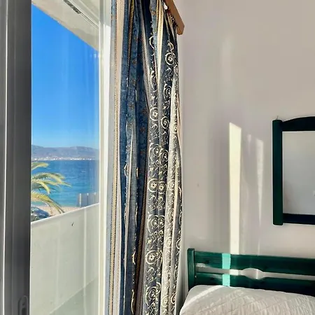 On The Beach Apartment