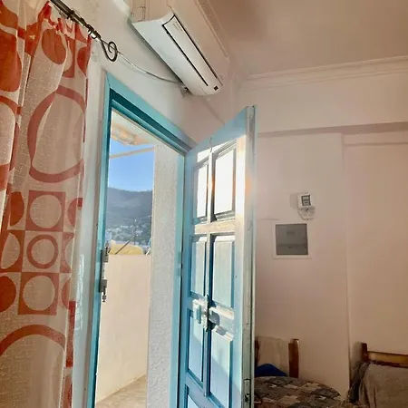 On The Beach Apartment Loutra Elenis