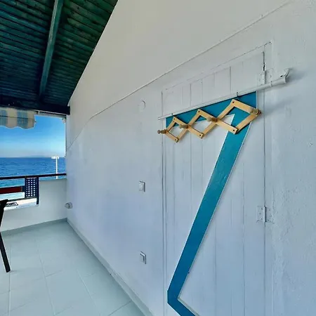 Apartment On The Beach *